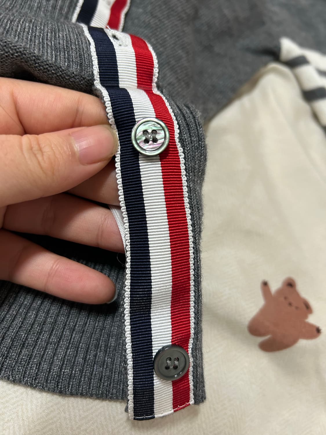 톰브라운 울 메리노 회색 가디건 남자 2사이즈 상품이미지5