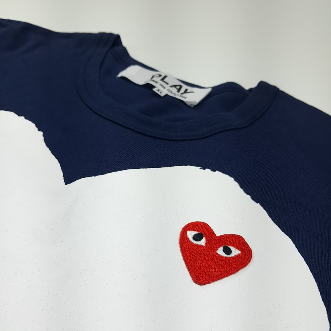 CK113 XL 꼼데가르송 일본판 하트 와펜 네이비 반팔 티셔츠 상품이미지4