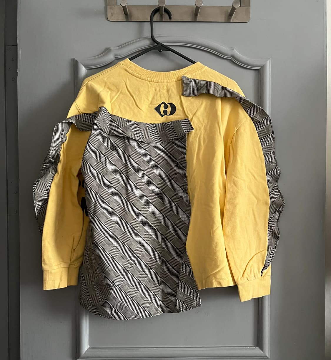 럭키슈에뜨 프릴 언발 맨투맨 36사이즈 상품이미지2