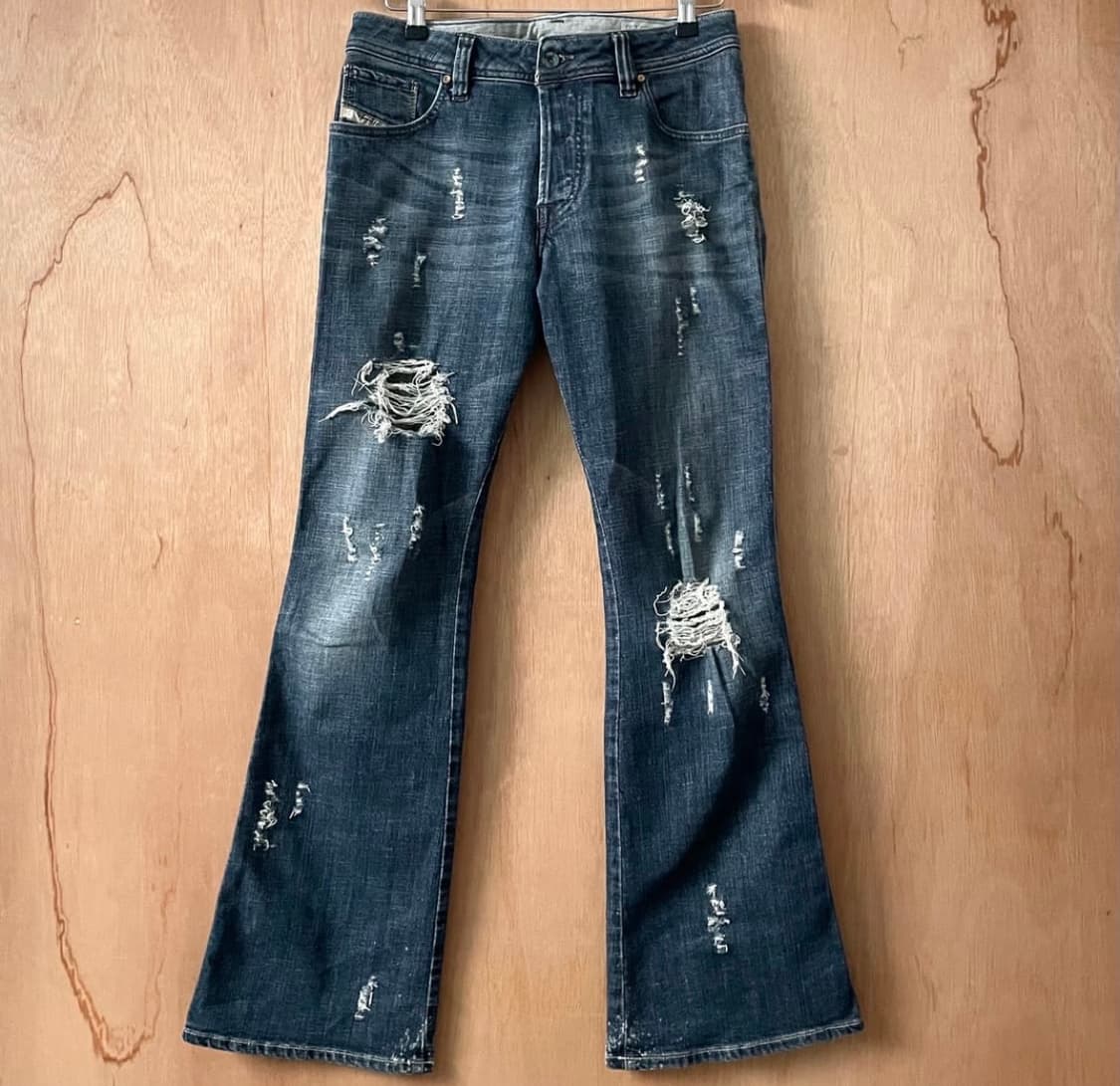 디젤데미지 플레어 데님 팬츠 상품이미지3