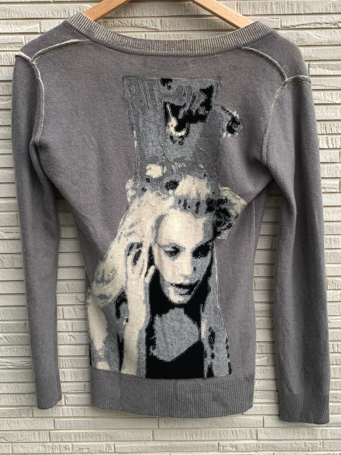 알렉산더 왕 자수 니트 (grey) 상품이미지5