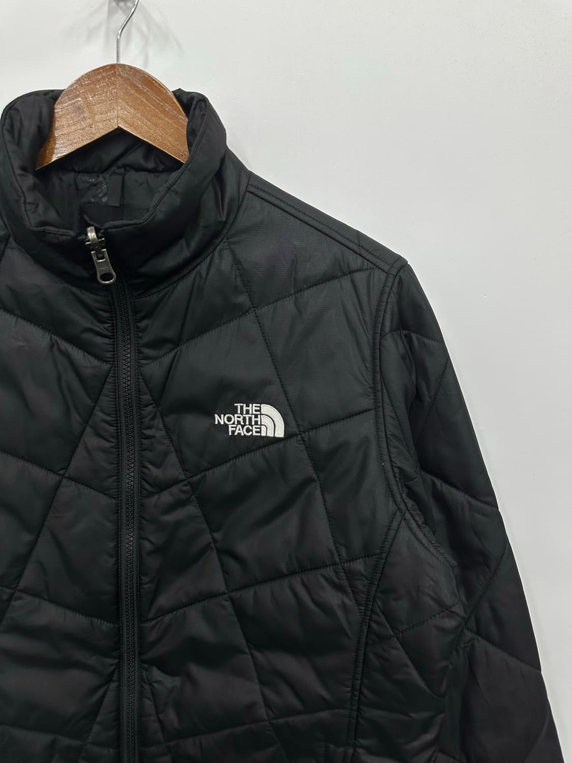 노스페이스 블랙 경량패딩 상품이미지3