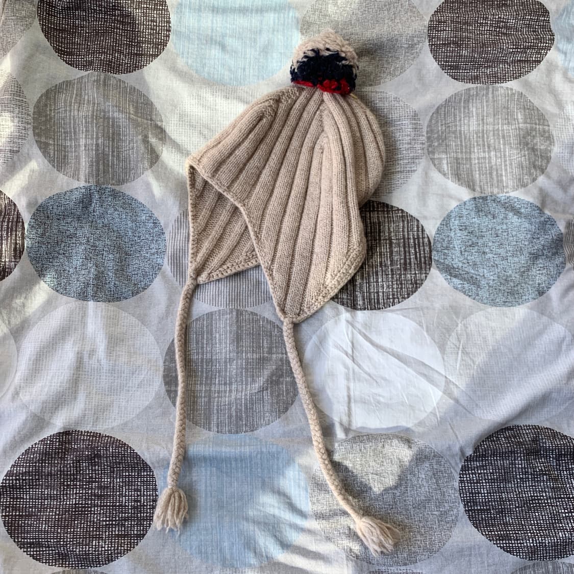 버튼 이어플랩 비니 상품이미지1