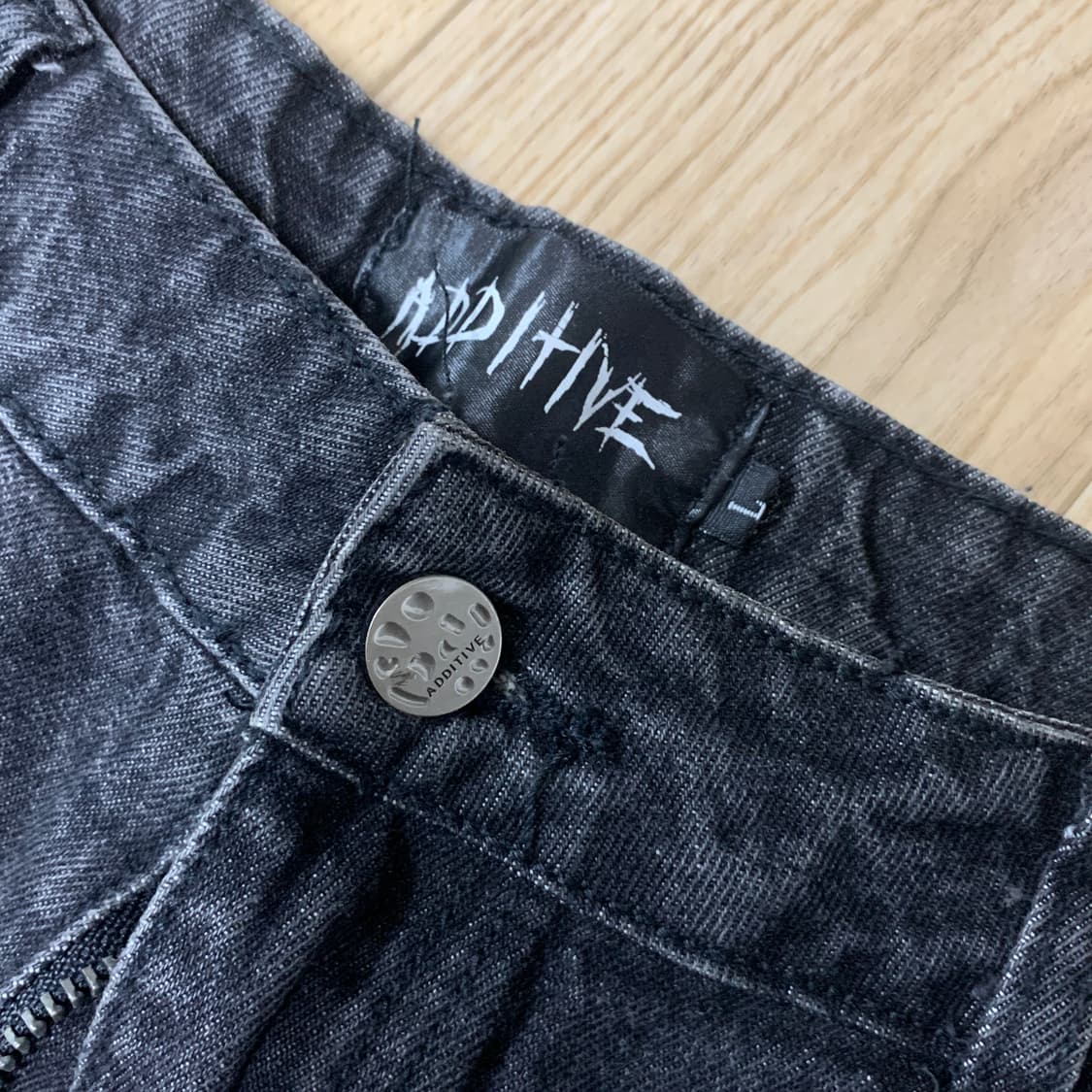 L-31)Additive 무릎절개 벨티드 흑청 카고팬츠 상품이미지3