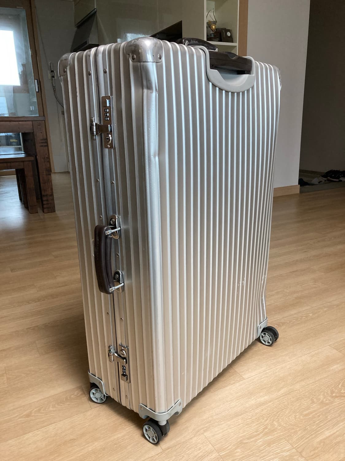 리모와 클래식 플라이트 77 상품이미지8