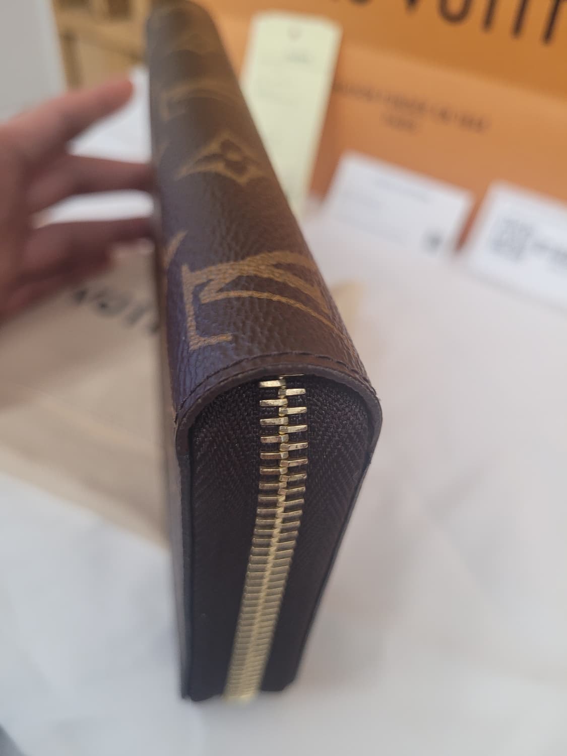 (미사용 새상품) 루이비통 지퍼 장지갑 상품이미지8