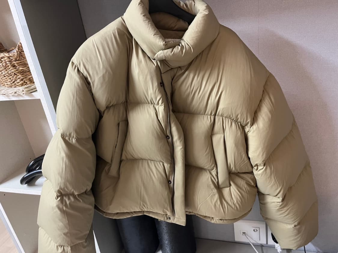 오어 ore 아츄 패딩 올리브 색상 상품이미지5