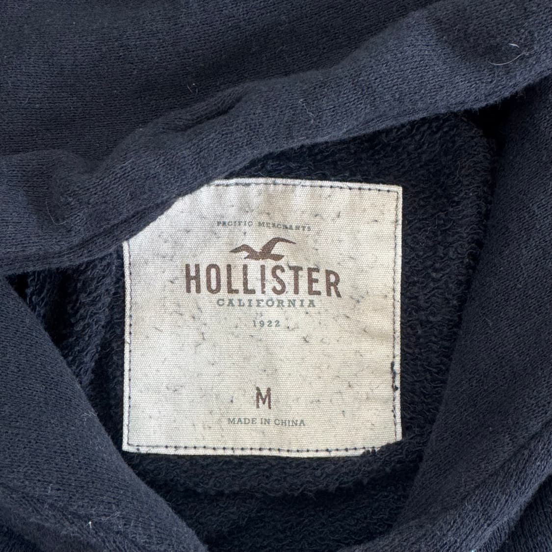 Hollister 폴리스터 스펠아웃 로고 네이비 후드티 상품이미지5