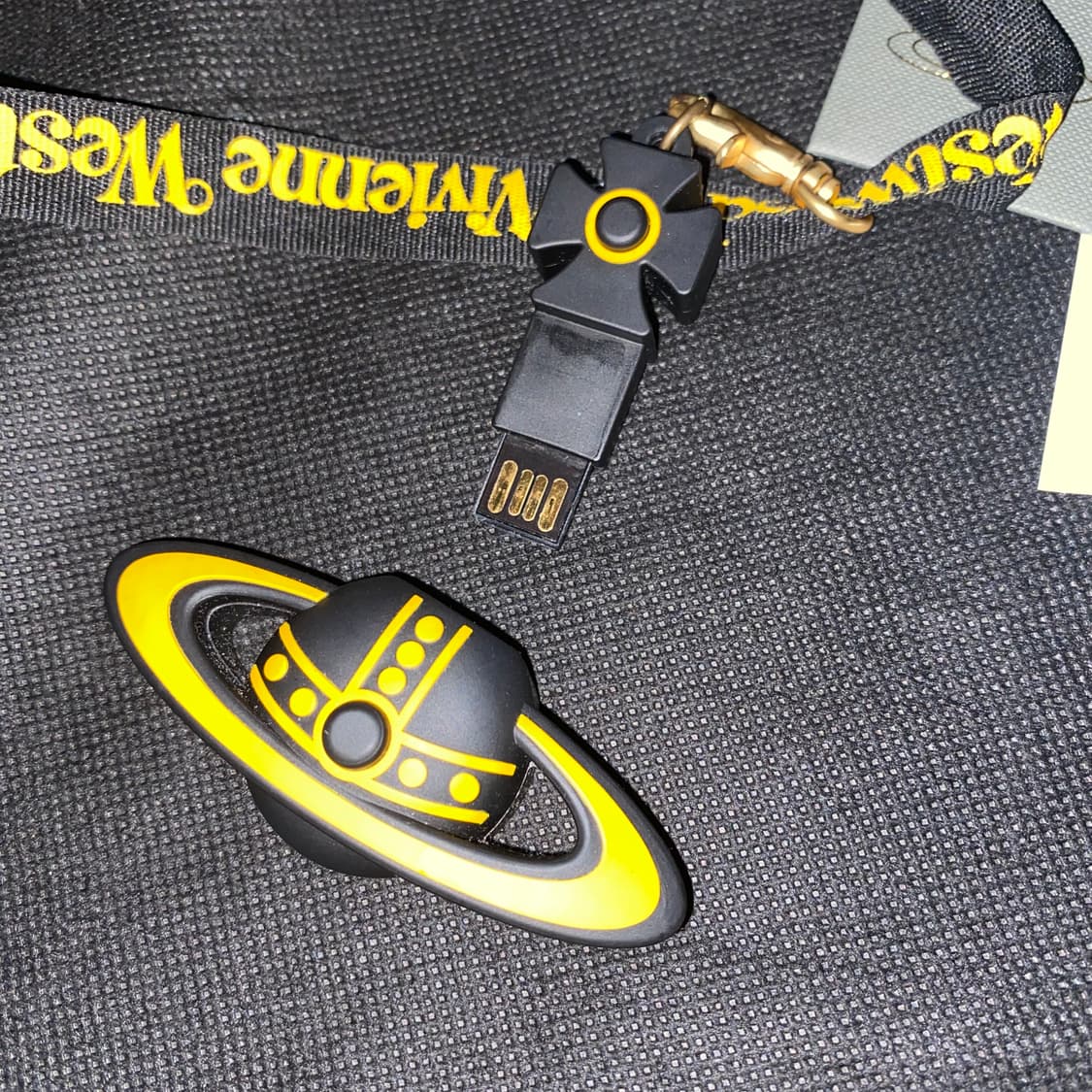 한정판 비비안웨스트우드 USB 오브 목걸이 상품이미지2