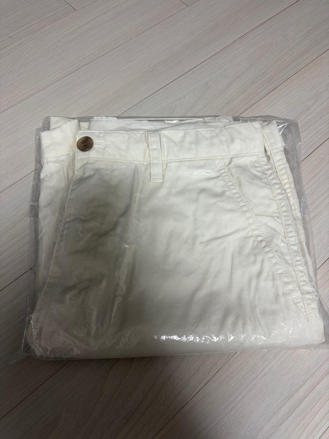 새상품 유니클로 x JW 앤더슨 치노 쇼트 반바지S 오프화이트 상품이미지3