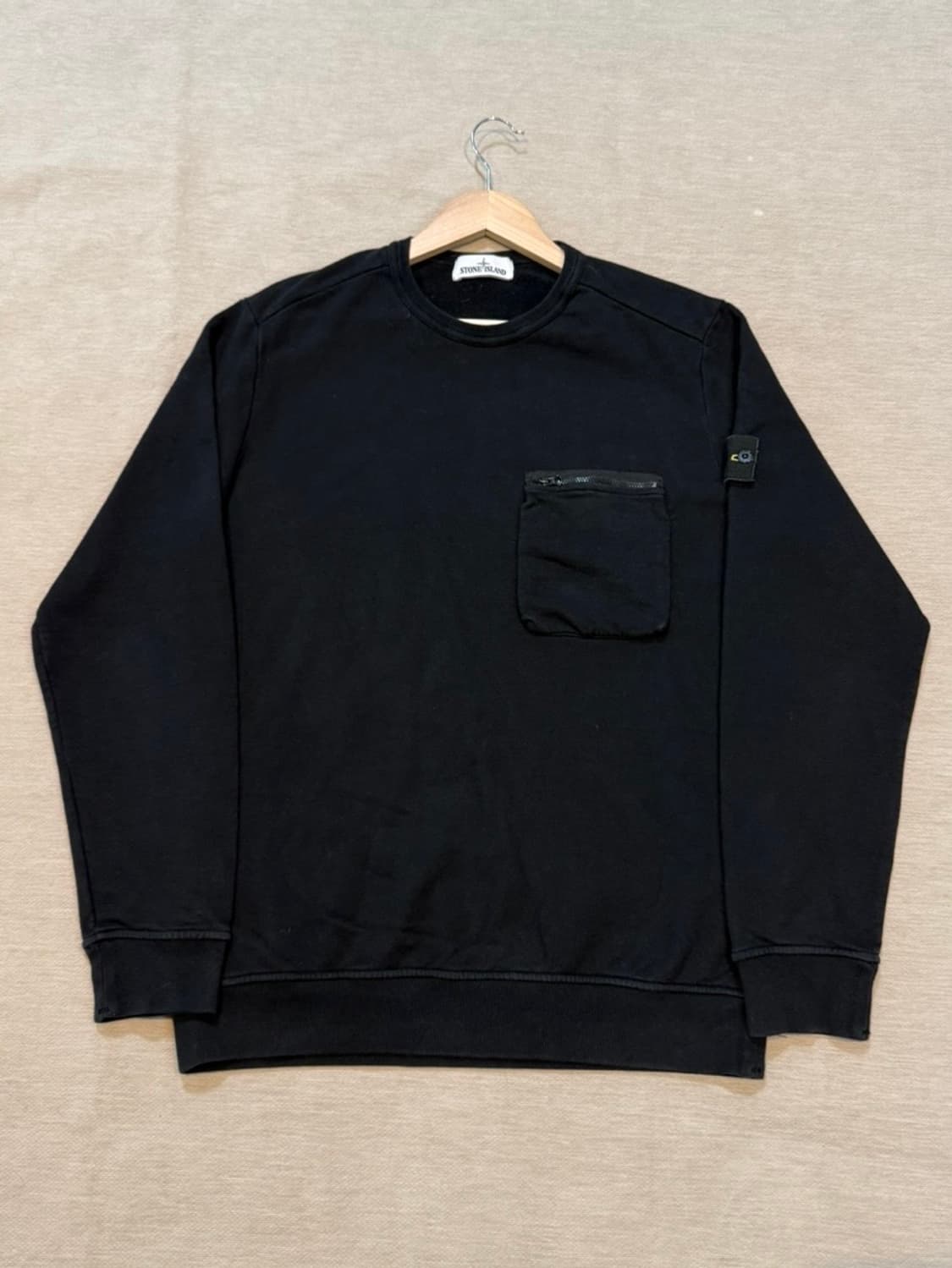 스톤아일랜드 와펜 맨투맨 상품이미지1