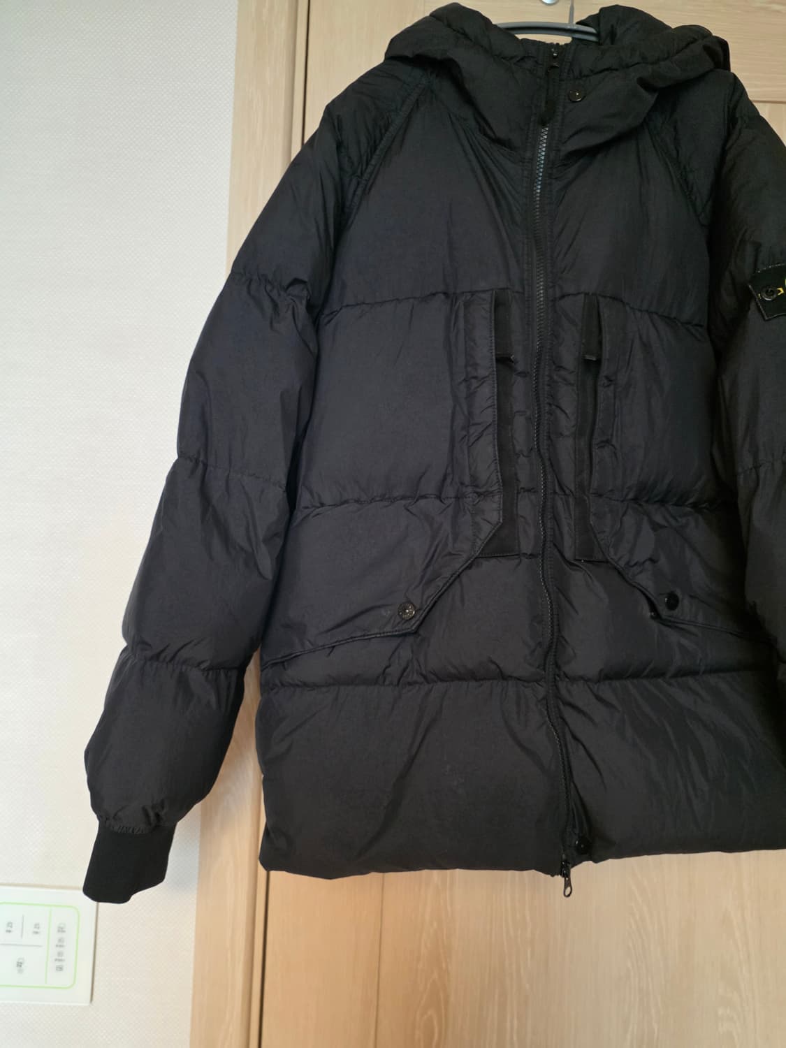 [23FW] 스톤아일랜드 크링클랩스 숏 다운 패딩 L 사이즈 상품이미지3