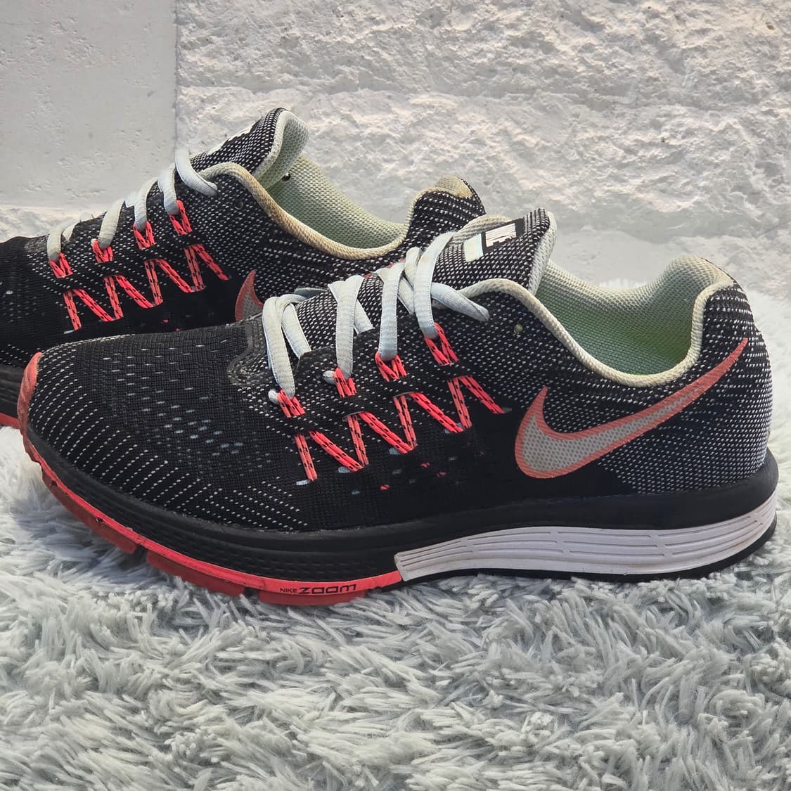 3q-21:나이키 줌 스트럭처 18 블랙 핑크 러닝화 (245mm) 상품이미지2