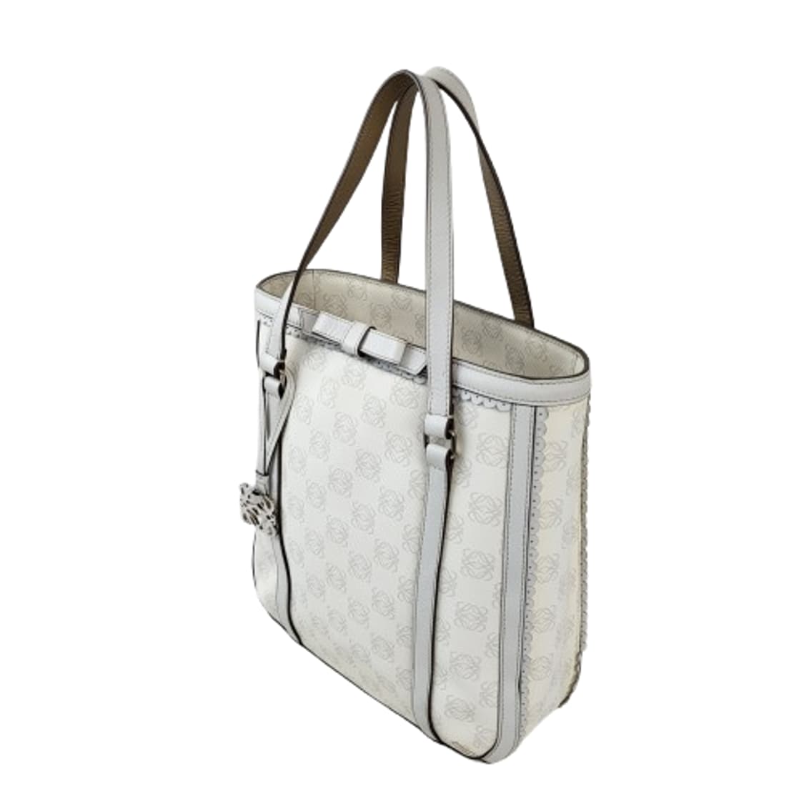 정품 로에베 아나그램 화이트 토트백 상품이미지4