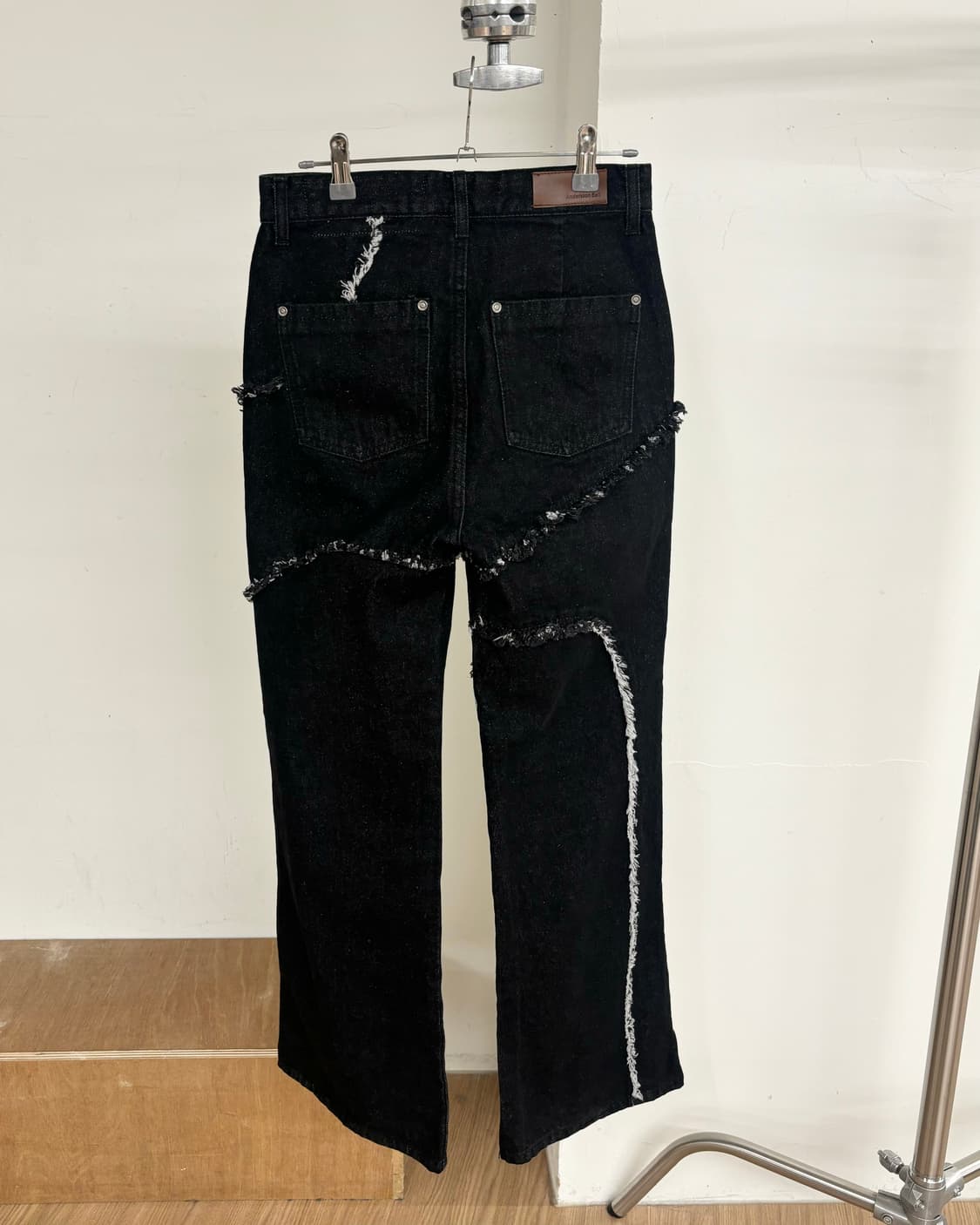 앤더슨벨 카리스 러프 라인 로우컷 진 상품이미지4