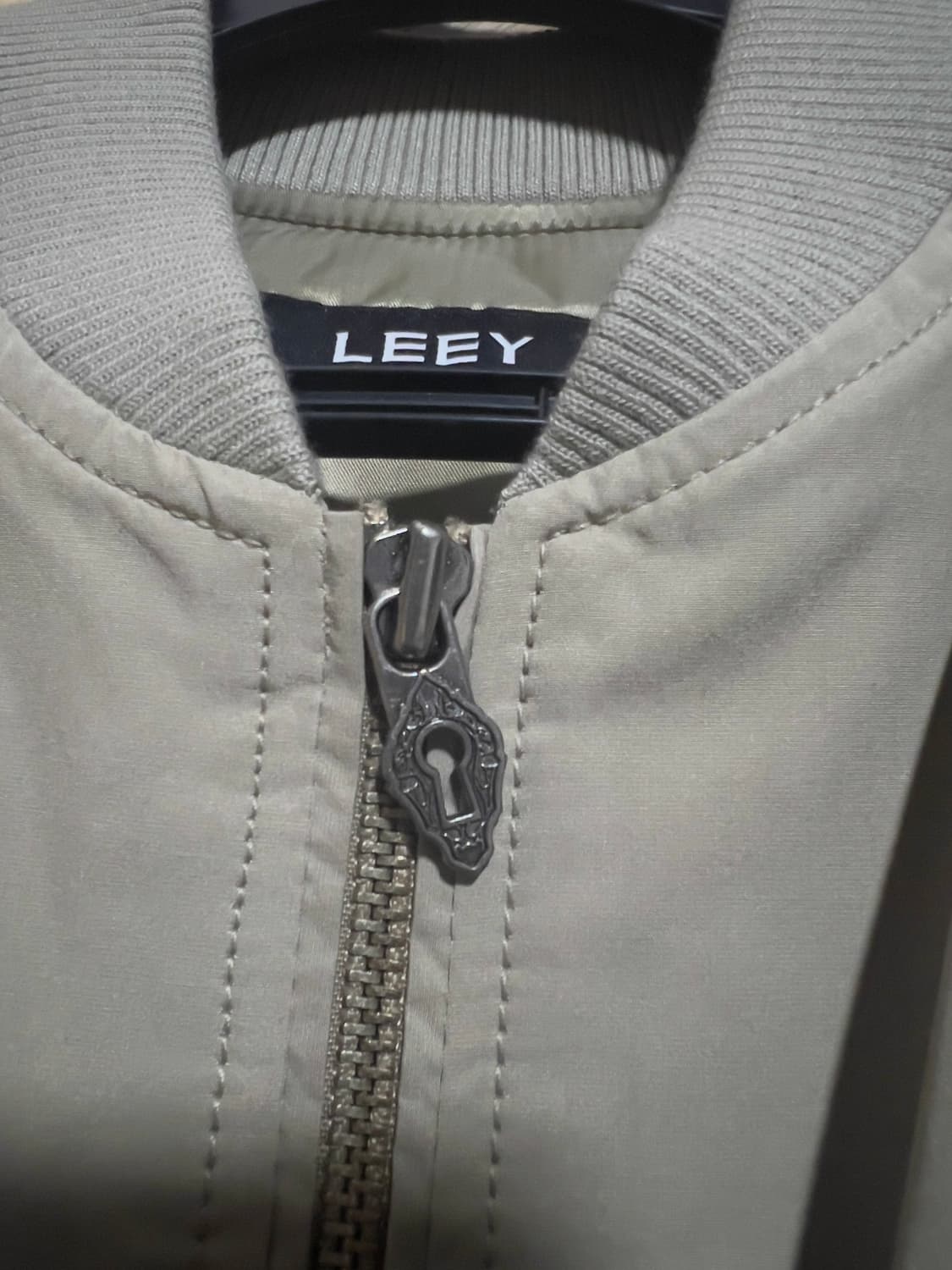 (새상품/정품) LEEY 엘이이와이 셔링 봄버 자켓 베이지 상품이미지3