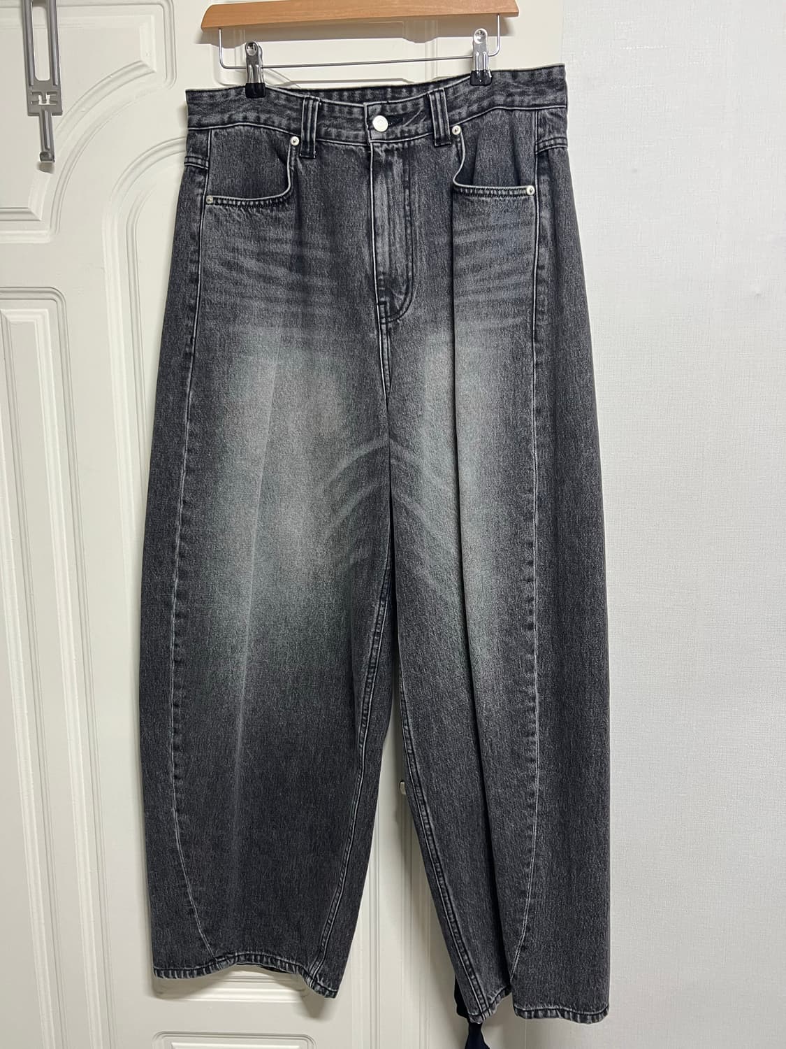 (2) 노운 와이드 커브드 데님 블랙 상품이미지1