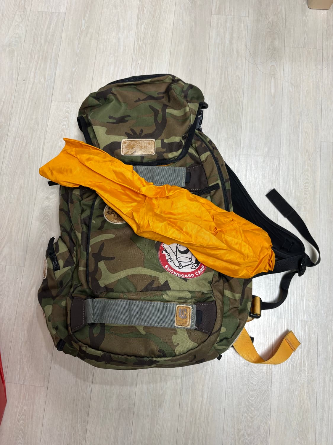 버튼 우드랜드 카모 백팩 상품이미지4