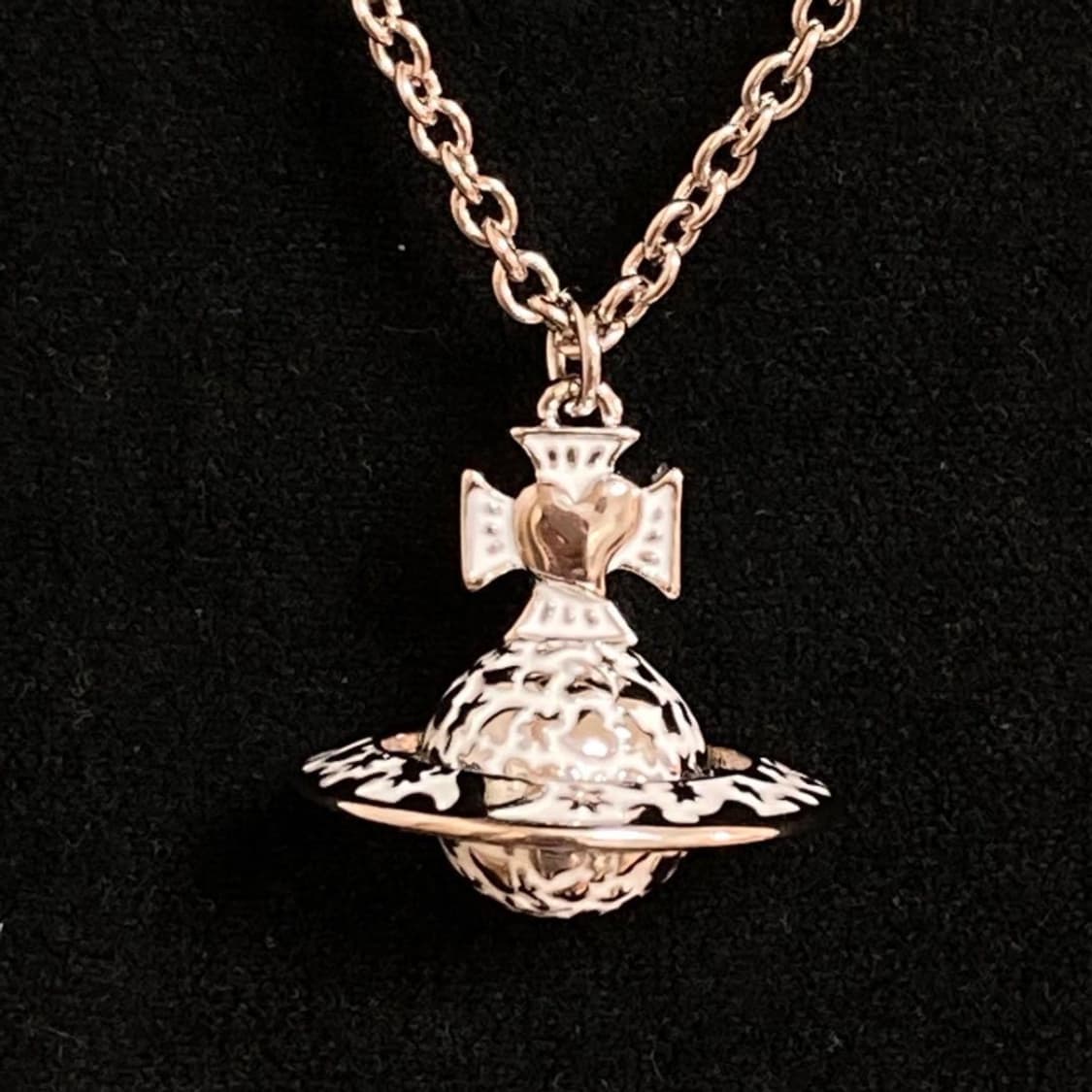 비비안웨스트우드 아카이브 화이트 orb 각인 팬던트 목걸이 상품이미지6