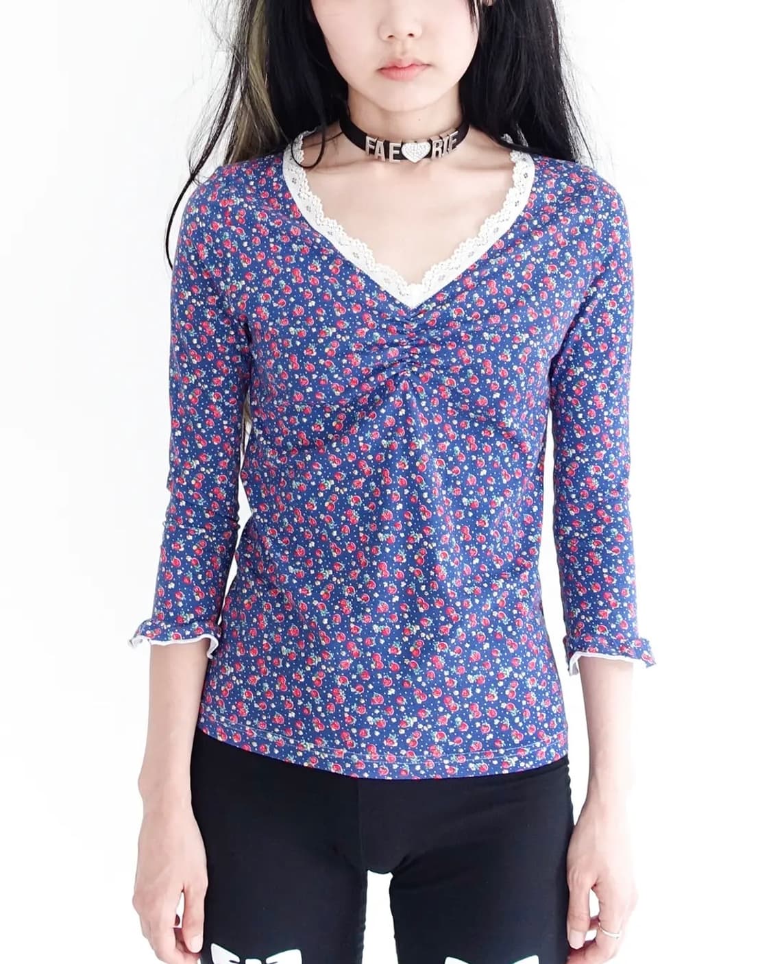 구해요) 샵페어리 리틀 스트로베리 레이스 탑 네이비 상품이미지1