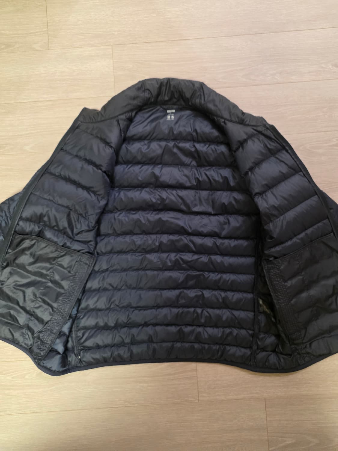 유니클로 경량패딩 Black L(100)
 상품이미지3