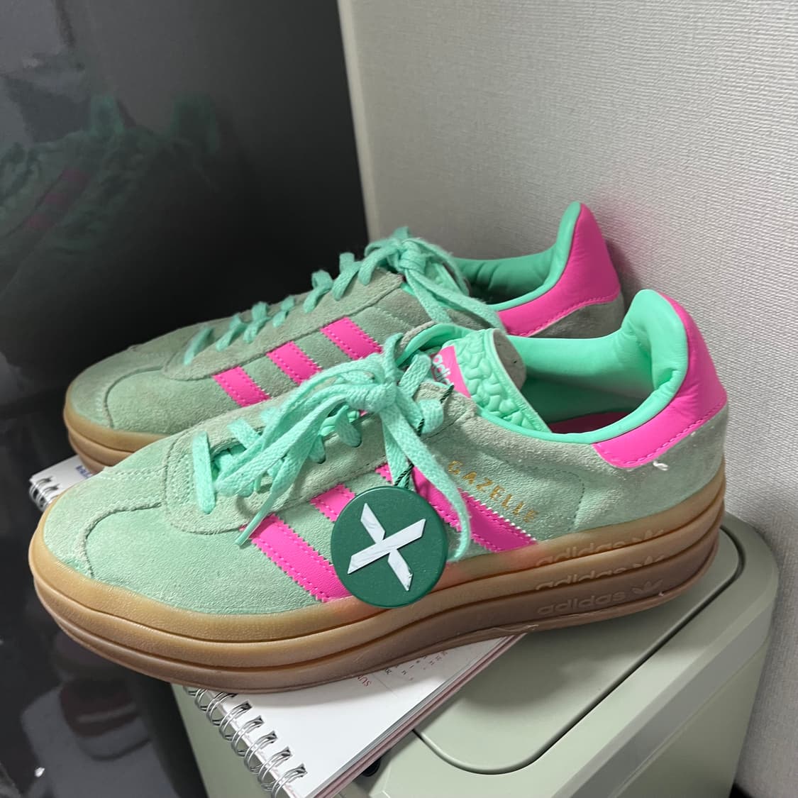 아디다스 오리지널스 가젤 볼드 펄스 민트 핑크 240 상품이미지1
