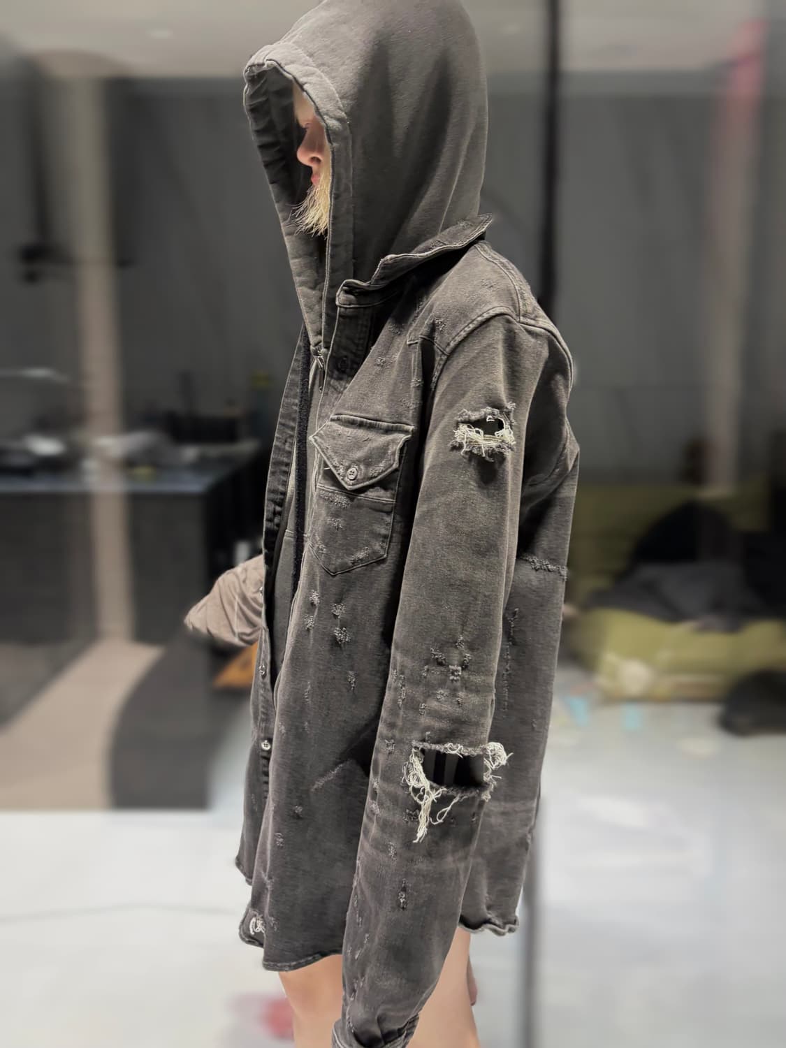 AMIRI 디스트로이드데님 흑청자켓 상품이미지4