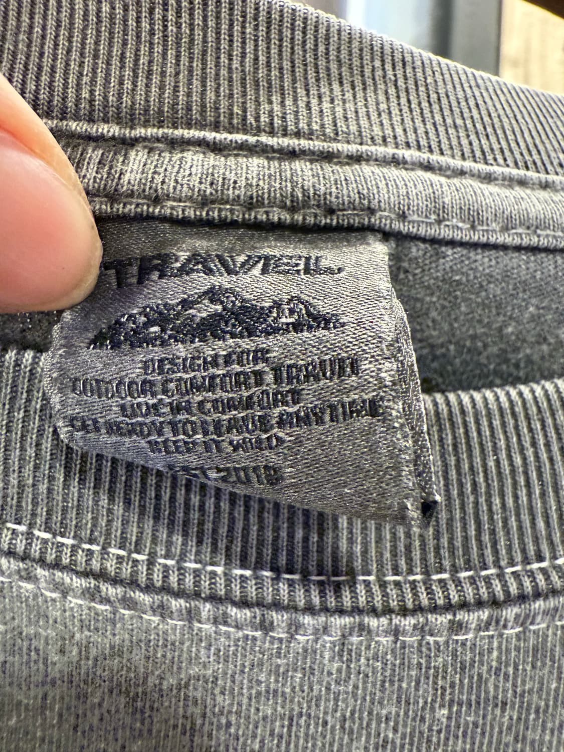 트래블 러닝 프린팅 차콜 반팔 티셔츠 상품이미지2