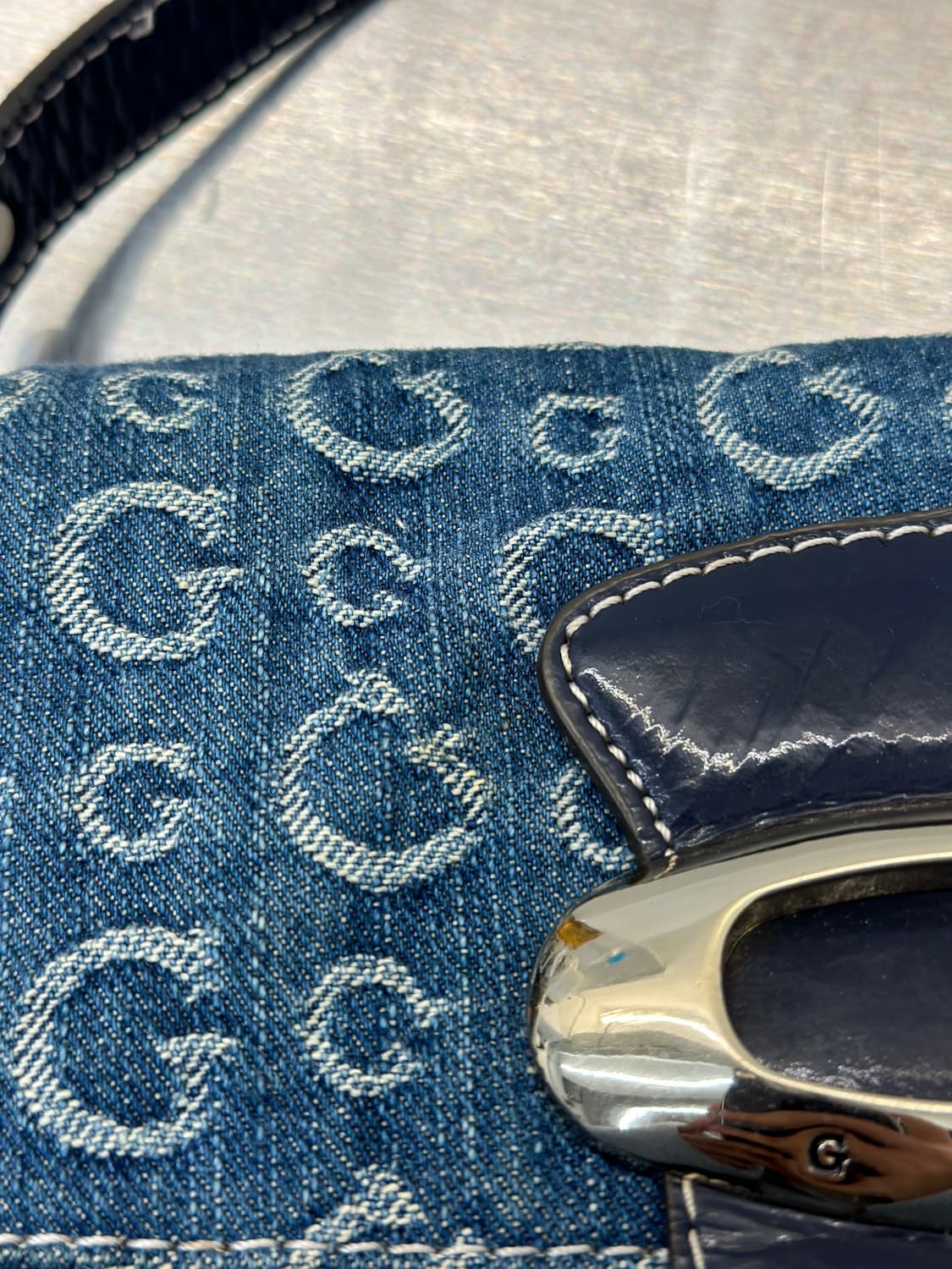 게스 버클 데님 숄더 백  상품이미지10