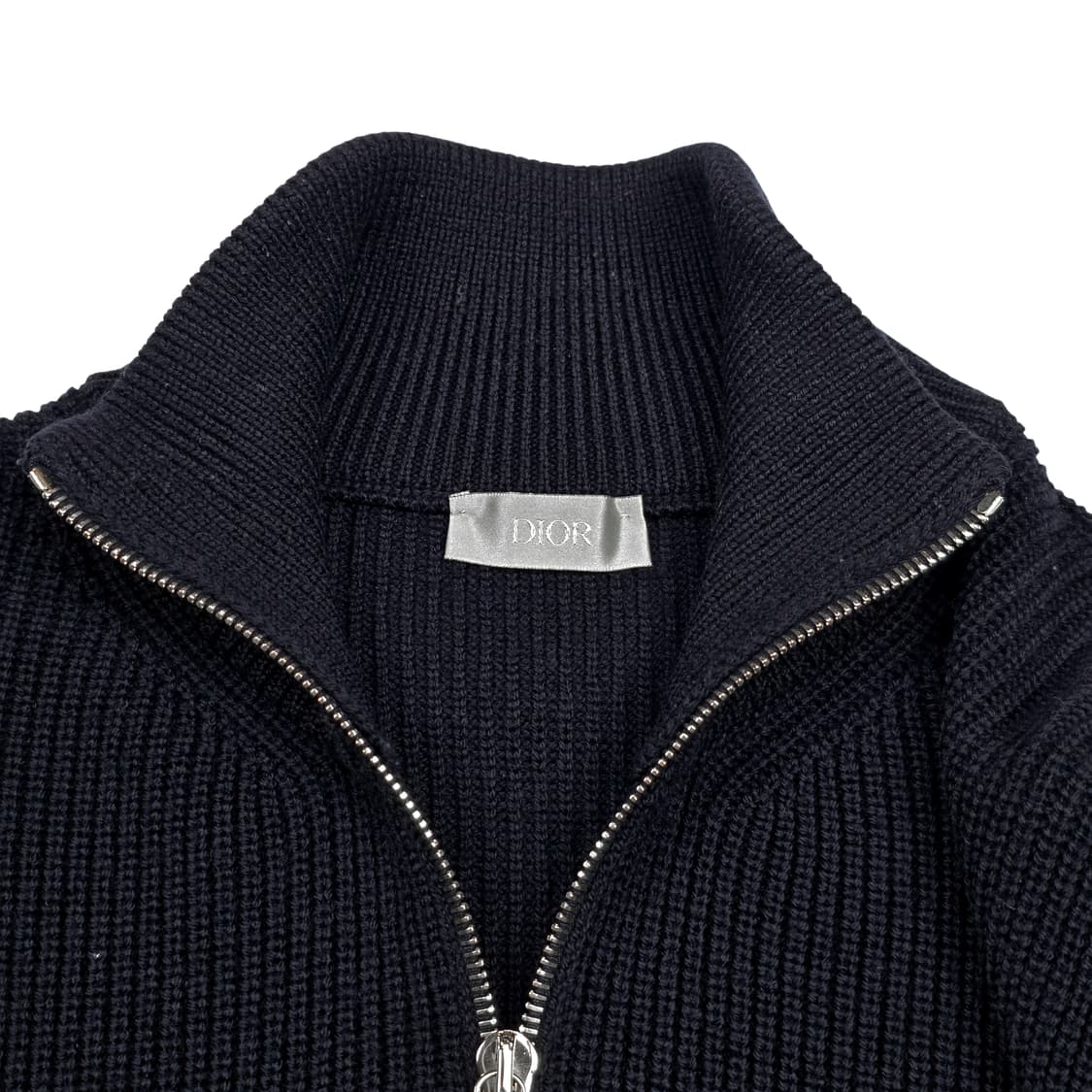 디올 로고패치 하프집업 니트 상품이미지5
