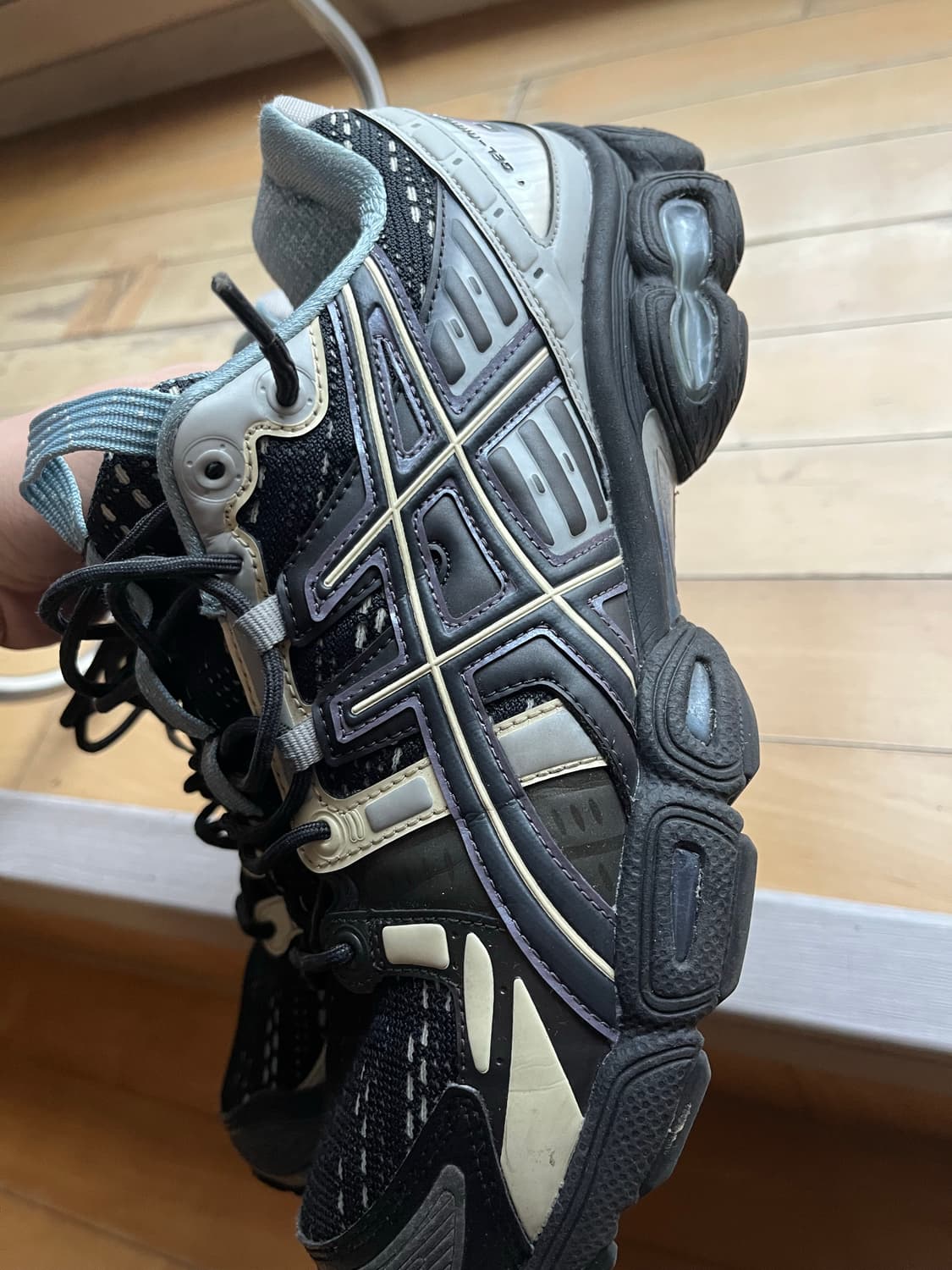 아식스 젤님버스9 블랙 건메탈 280 상품이미지4