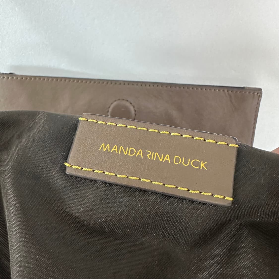 MANDARINA DUCK 만다리나덕 가죽 크로스백 상품이미지9