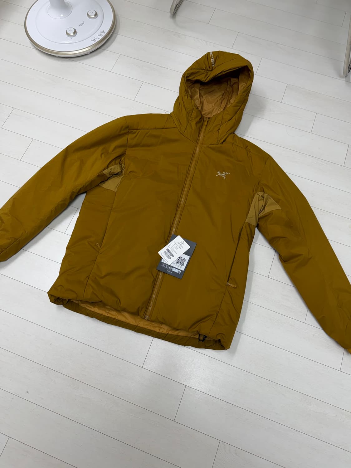 아크테릭스 아톰 헤비웨이트 유콘 후디 L 사이즈  상태 9.8/10 세탁 상품이미지1