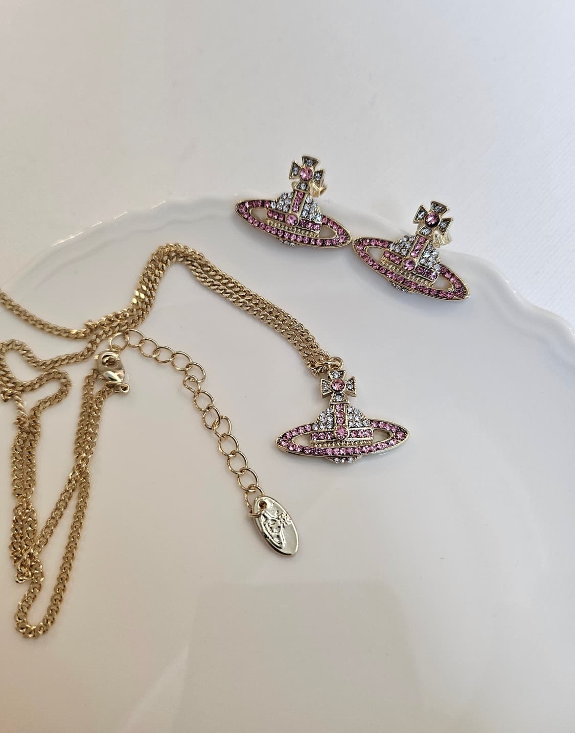 비비안웨스트우드 업사이클링 핑크큐빅 목걸이 상품이미지4