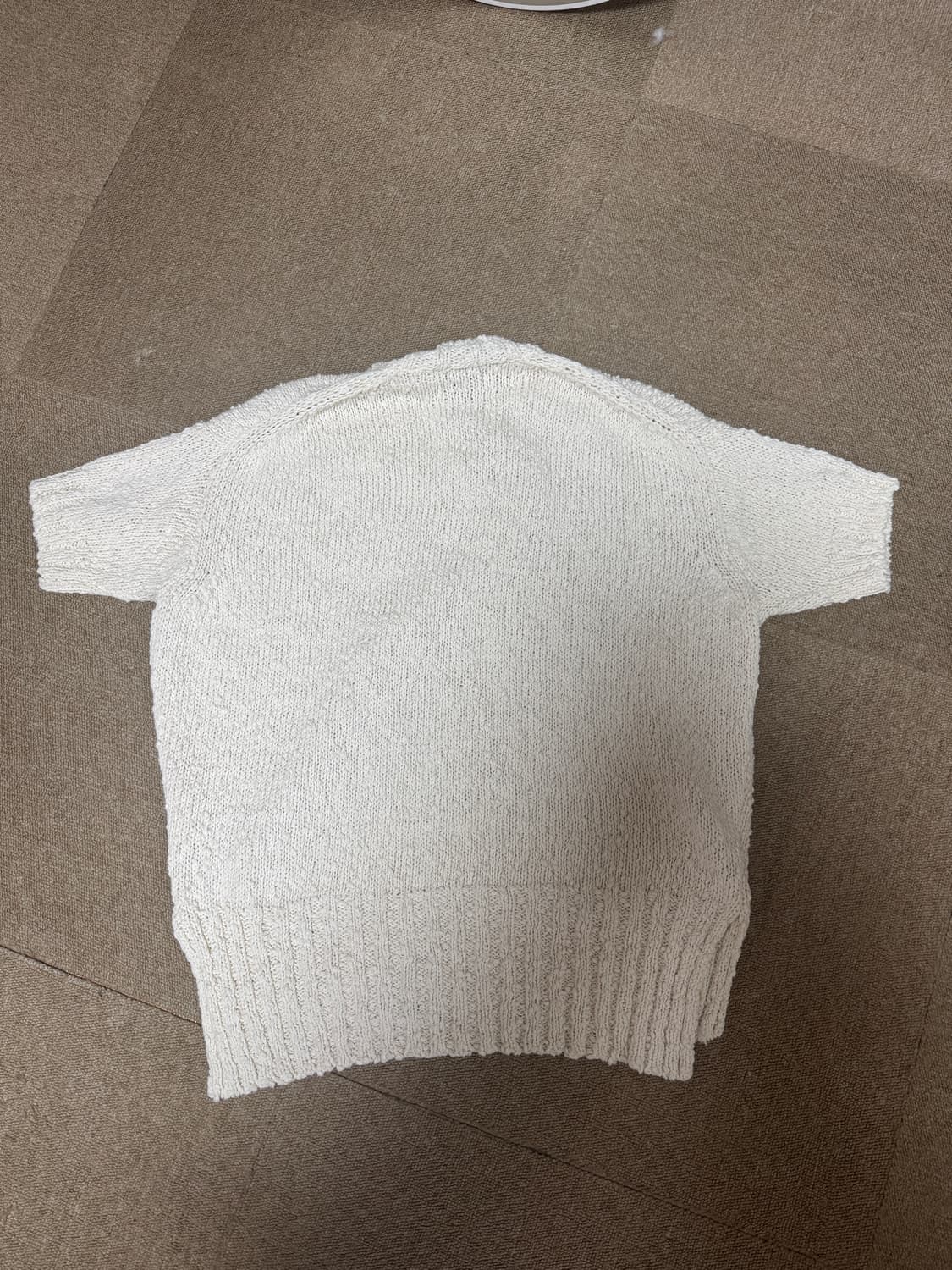 스튜디오니콜슨 브이넥 반팔 니트 팝니다 상품이미지4