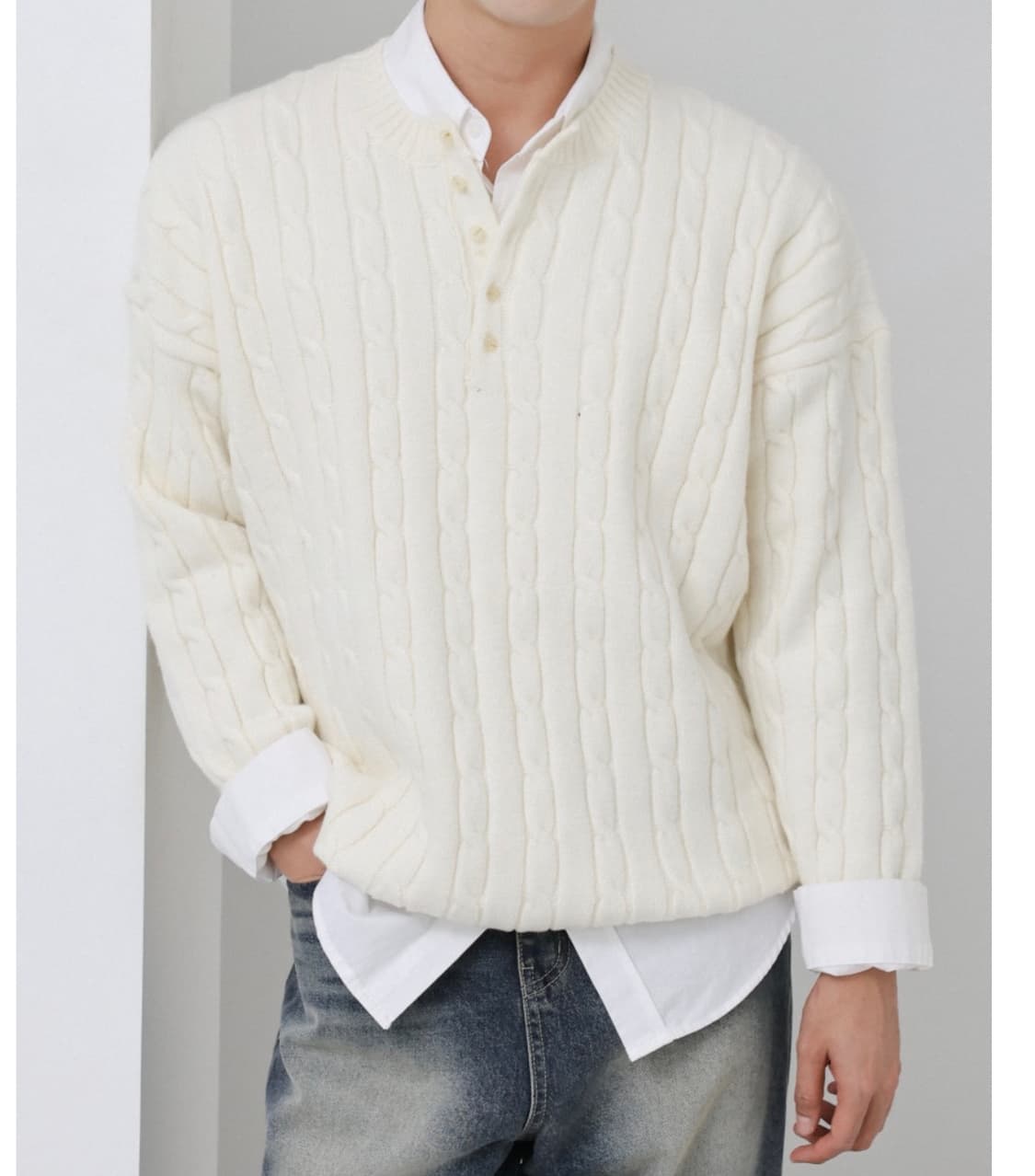 아이보리 꽈배기 니트 헨리넥 팝니다 상품이미지1