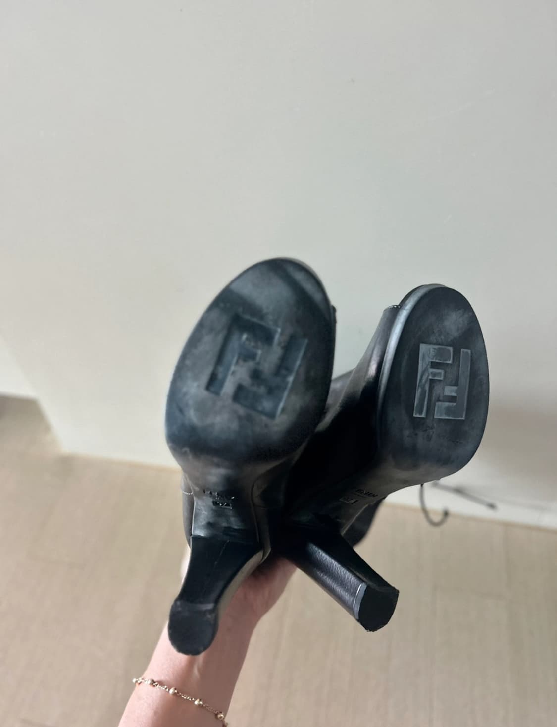 FENDII 펜디 앵클부츠 11cm 상품이미지4
