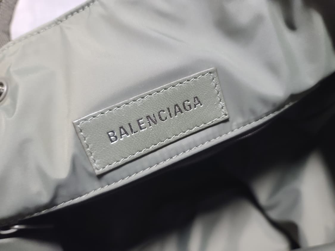 발렌시아가 아미 토트 크로스백 카키 상품이미지5