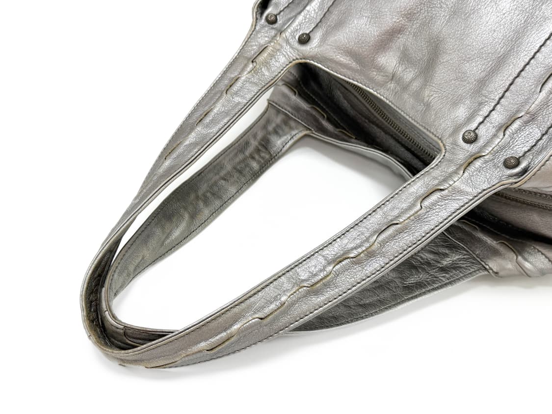 페라가모 메탈릭 레더 간치니 스티치 숄더백 상품이미지8