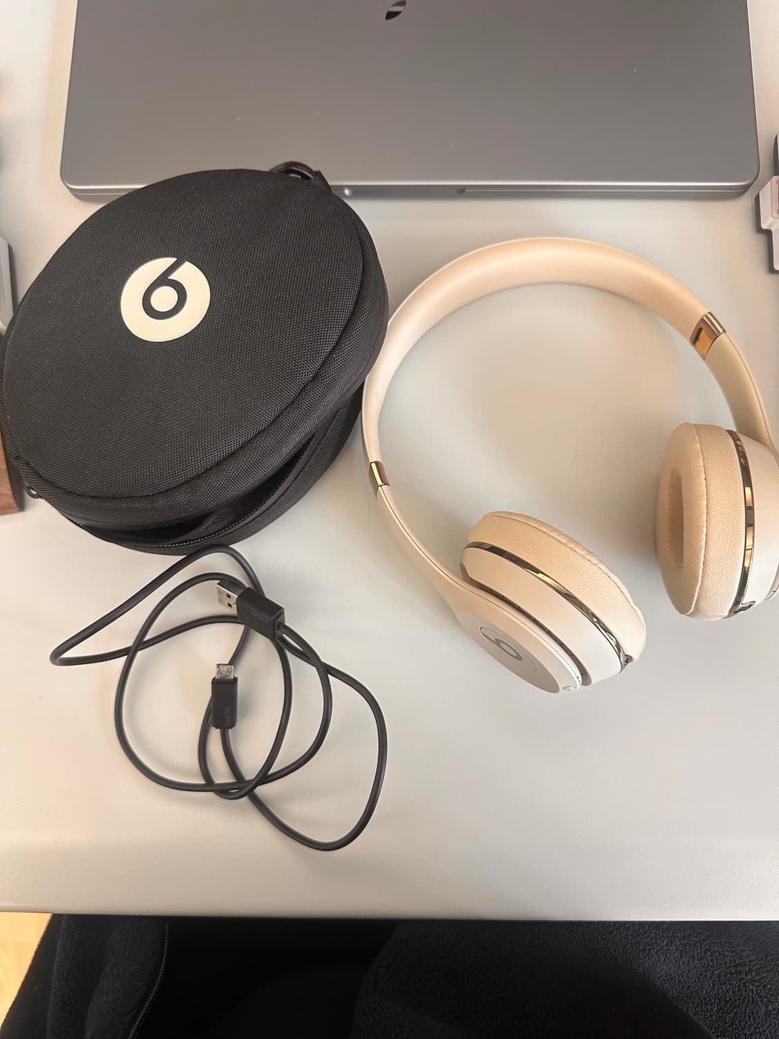 비츠 솔로 헤드폰 상품이미지1