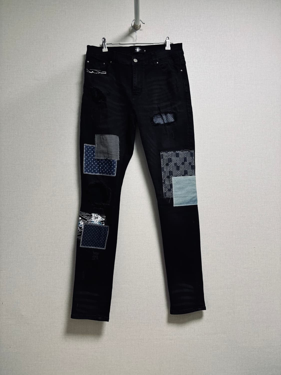 AMIRI 아미리 패치워크 블랙 데님 팬츠 상품이미지2