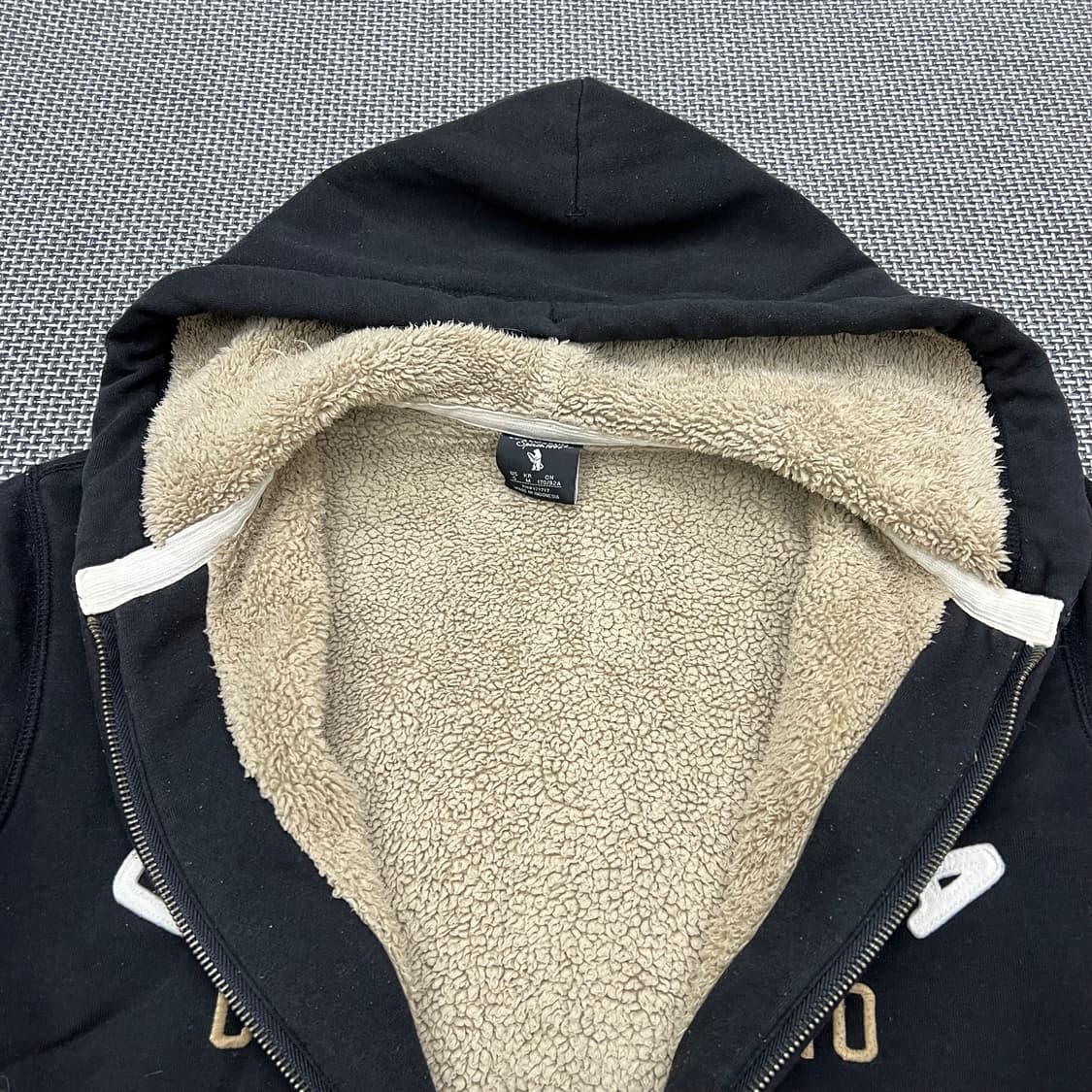 착샷O 후아유 양털 후드집업 상품이미지3