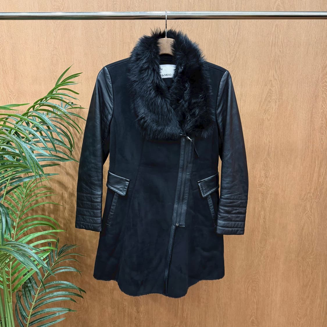 디 바이 디드무 레더 믹스 롱 코트 페이크 퍼 카라 지퍼 디테일 블랙 상품이미지1