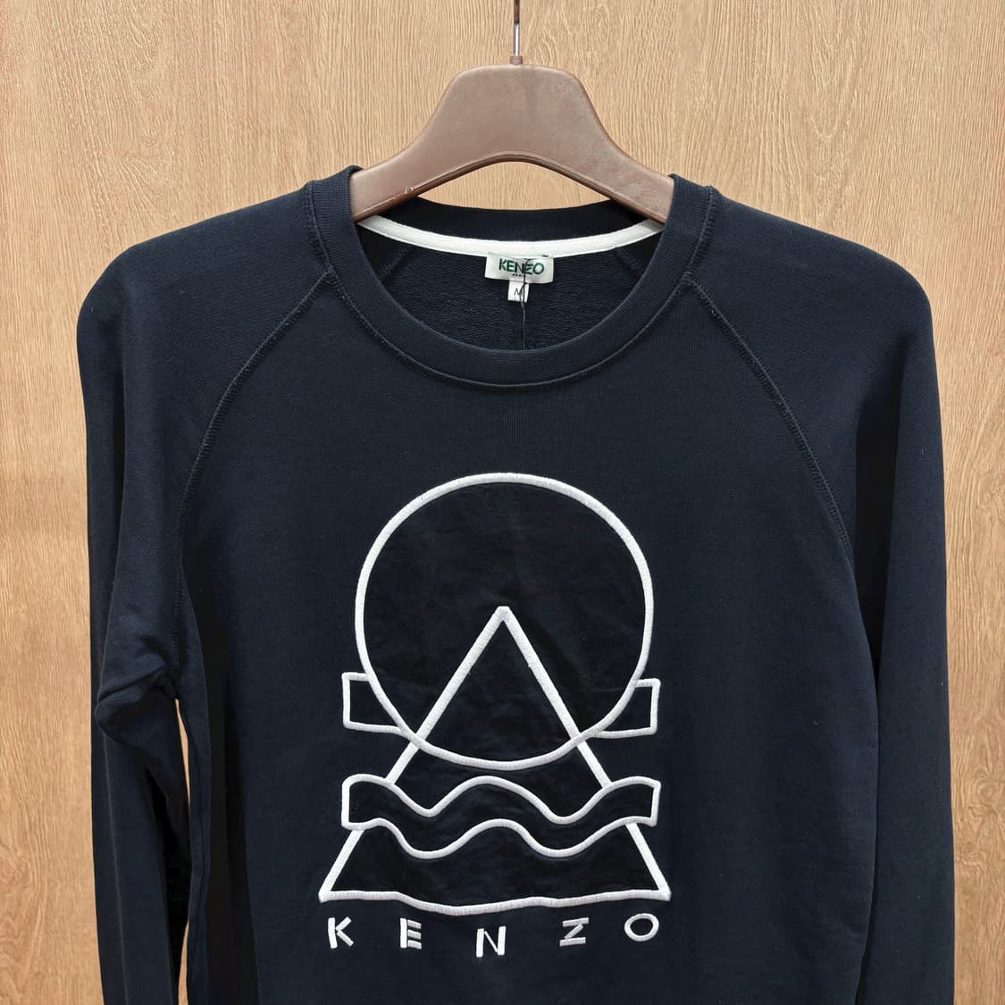 겐조 라운드넥 코튼 긴팔 맨투맨 기하학 로고 그래픽 프린트 디테일 블랙 상품이미지4