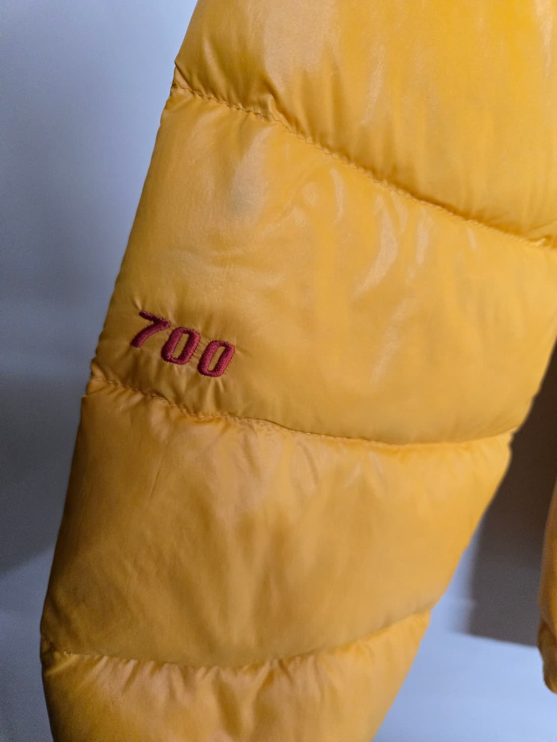 노스페이스 700 노란색 다운 패딩 90여L 상품이미지4