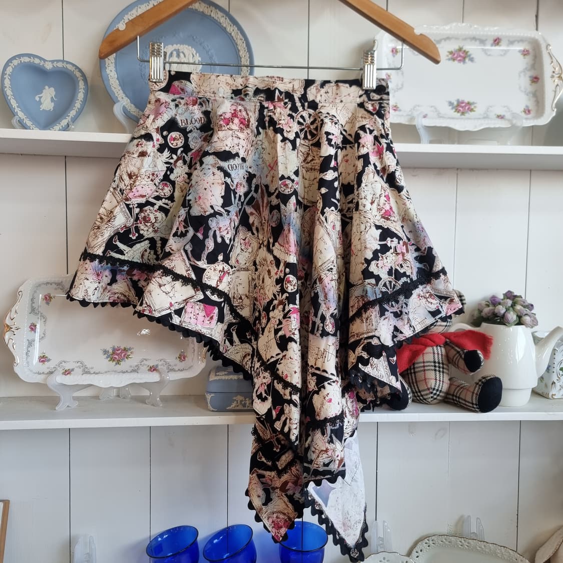 Alice and the Pirates 언밸런스 러플 스커트 상품이미지5