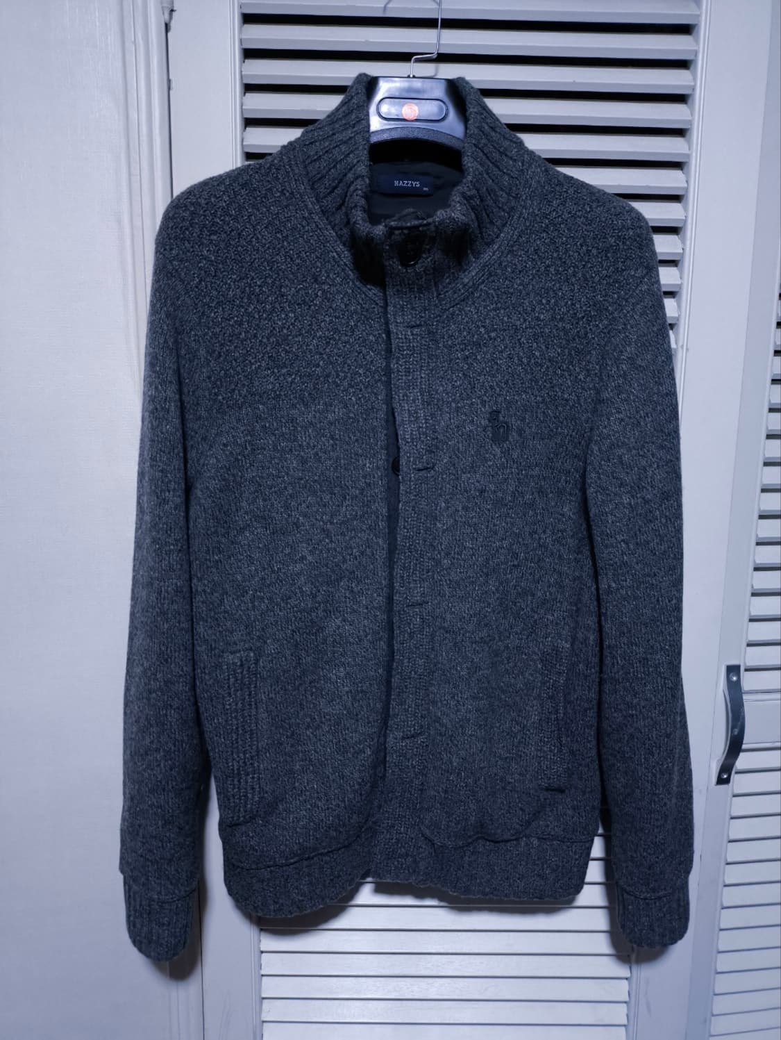 100 헤지스 방풍 니트 집업 상품이미지1