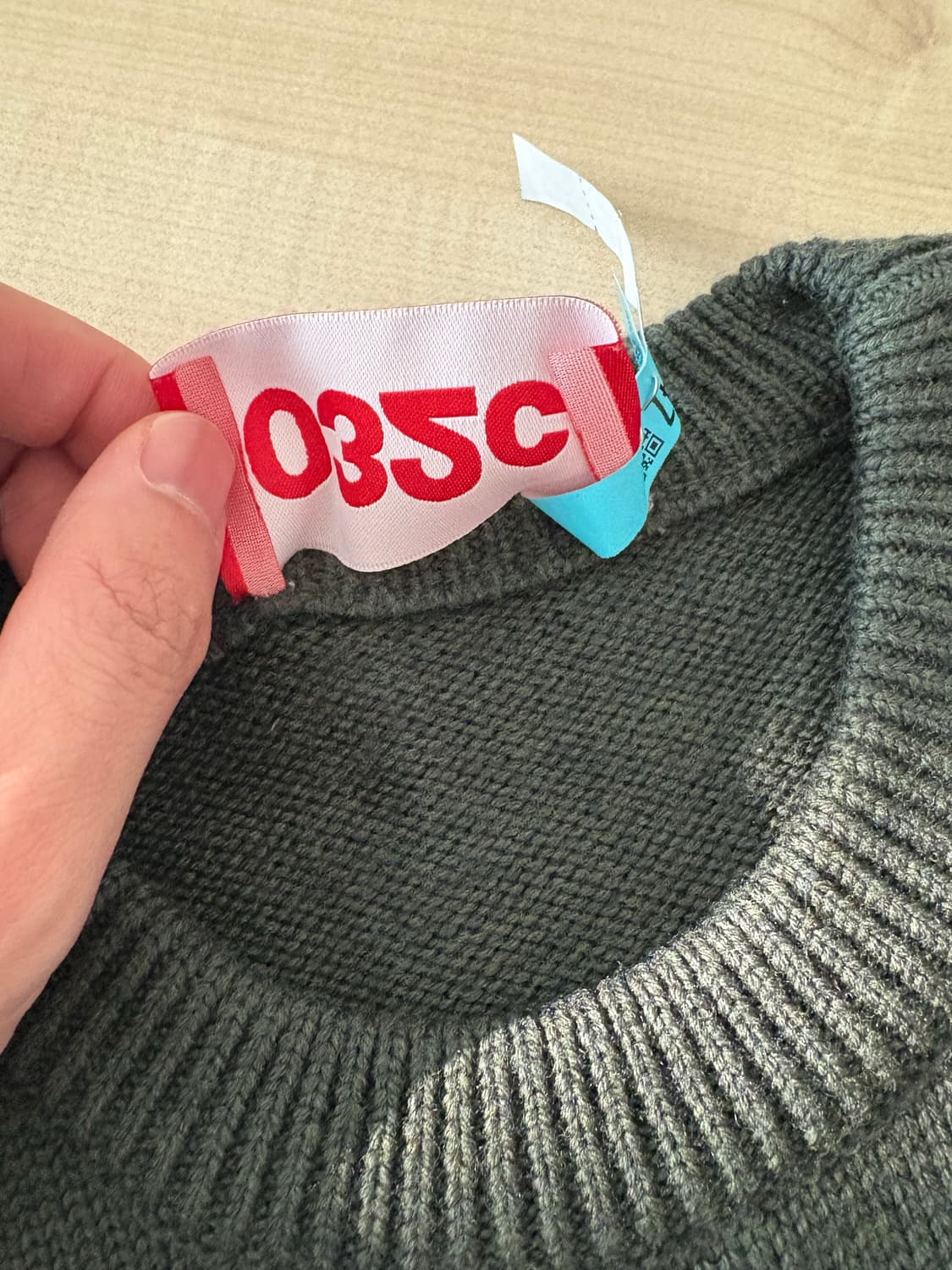 032c 카키색 셀피 니트  상품이미지4