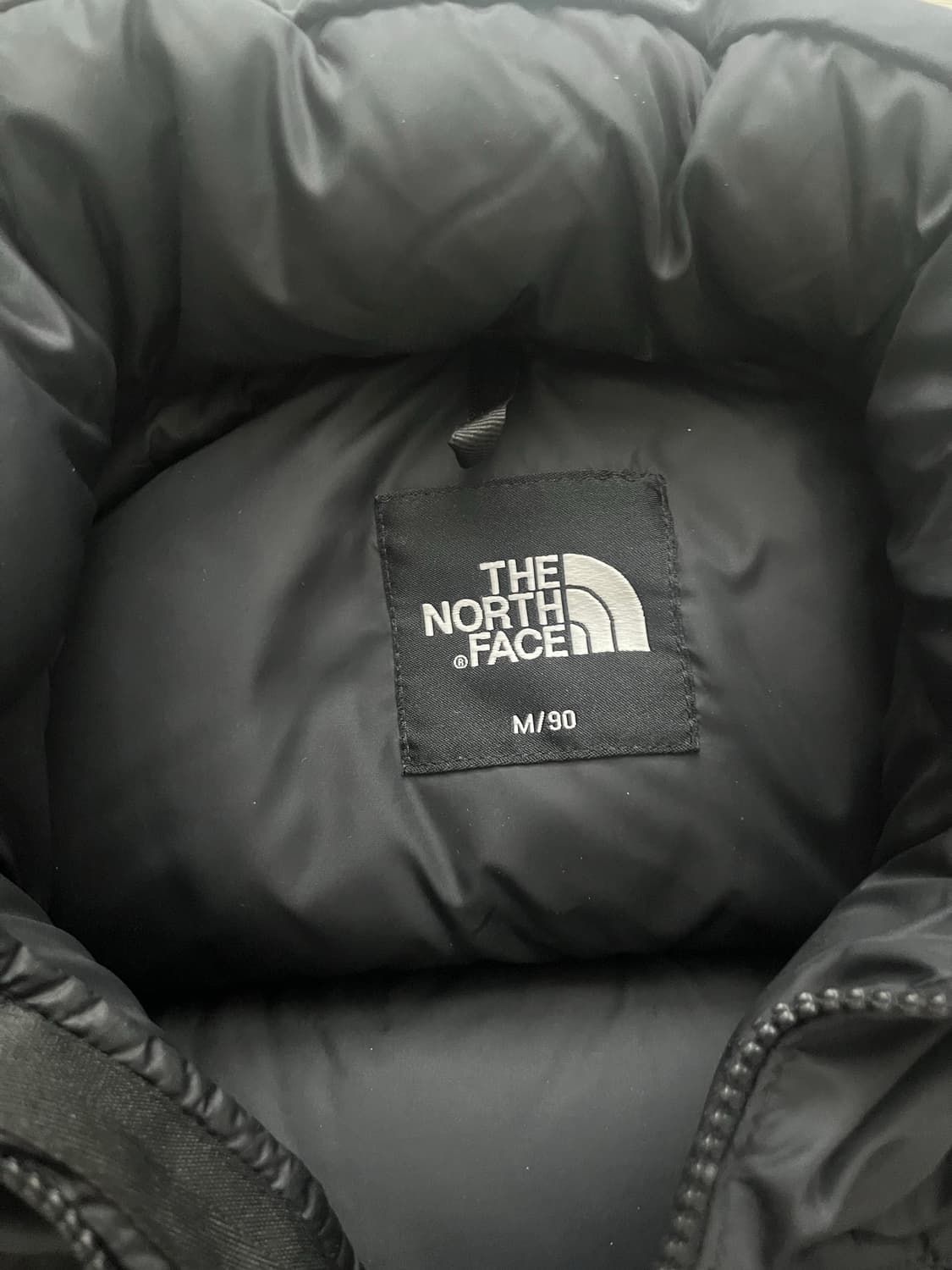 노스페이스 눕시 숏패딩 블랙 상품이미지3