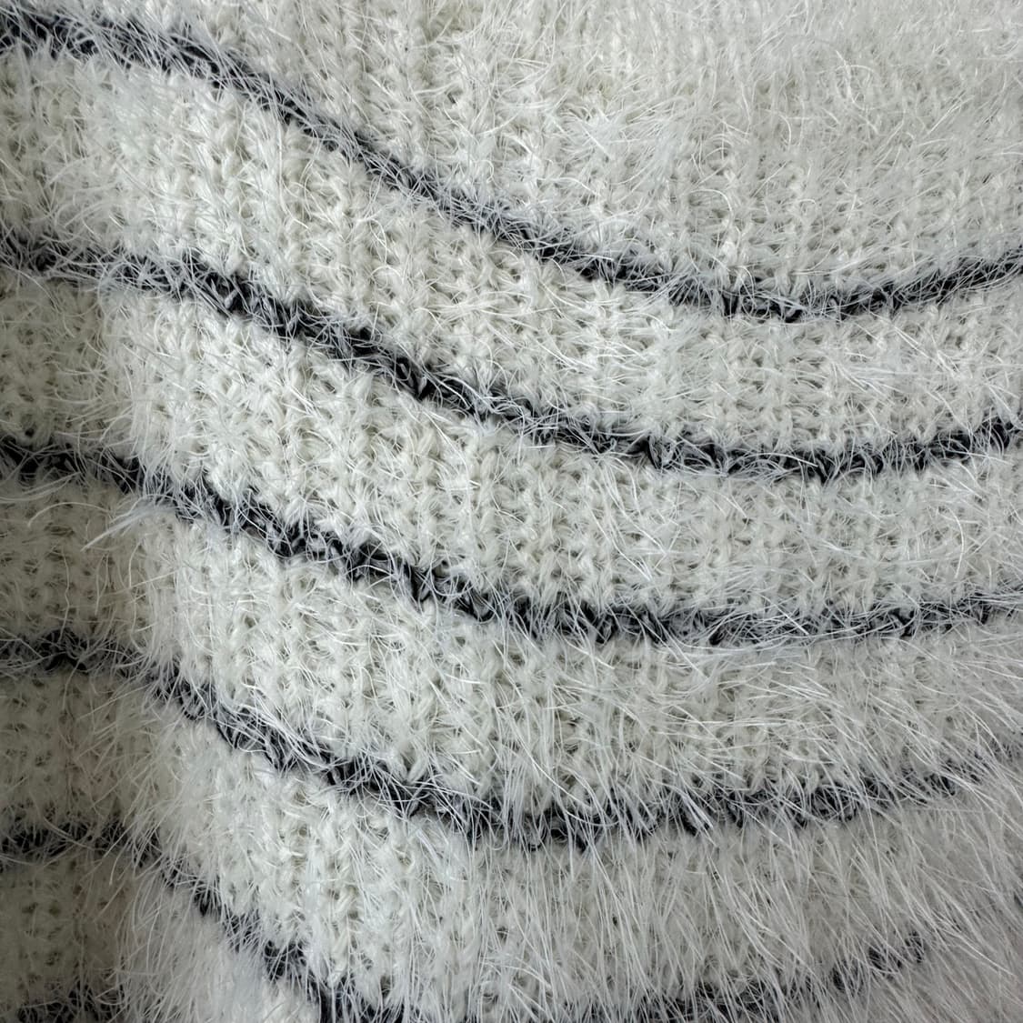 사랑스러운 아이보리 줄무늬 포슬이 니트 스웨터 상품이미지5